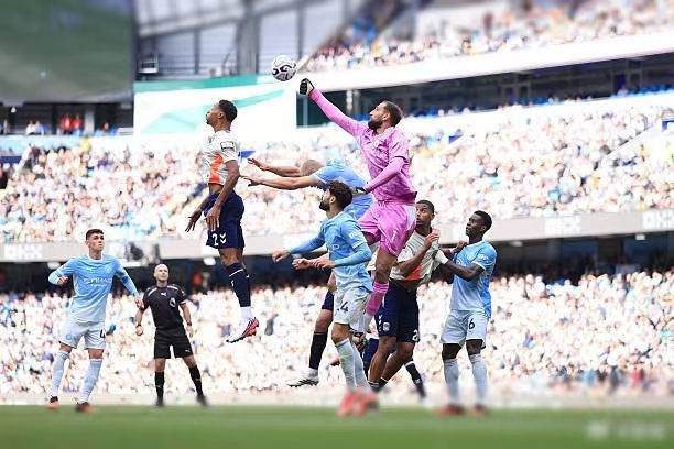 Rood-wit versus lichtblauw: De openingsverklaringen van de Premier League-giganten